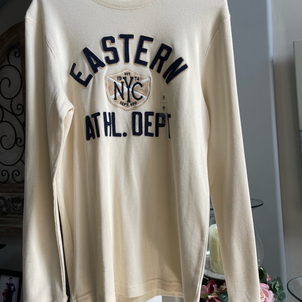 New Old Navy ivory long Sleeve Tee with raised felt letters men’s size medium